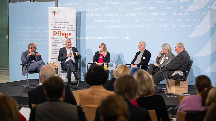 Podiumsdiskussion mitunter mit Frank Schlerfer